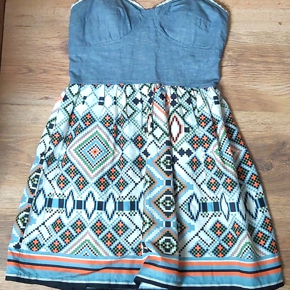 Dress - Picture 1 of 3